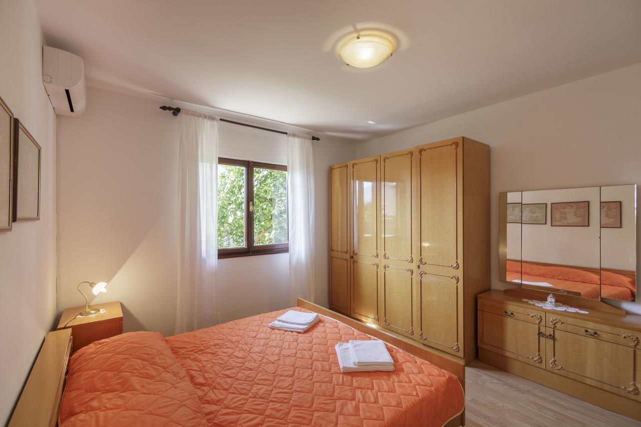 Apartmani Jordana Komiža Extérieur photo