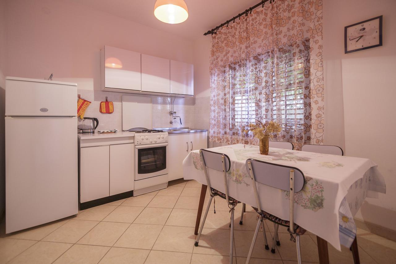 Apartmani Jordana Komiža Extérieur photo