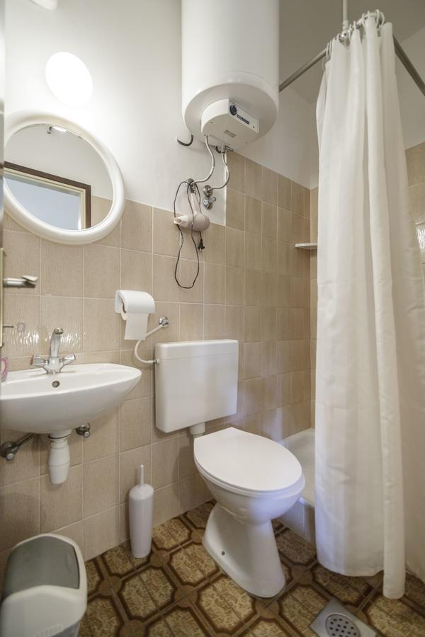 Apartmani Jordana Komiža Extérieur photo