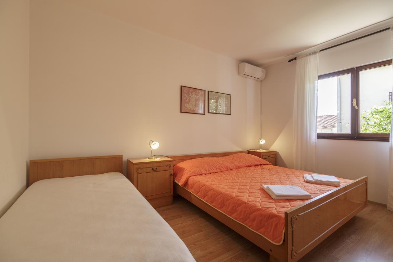 Apartmani Jordana Komiža Extérieur photo