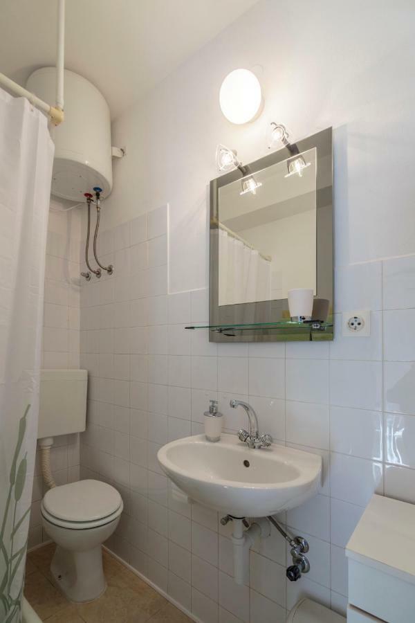 Apartmani Jordana Komiža Extérieur photo