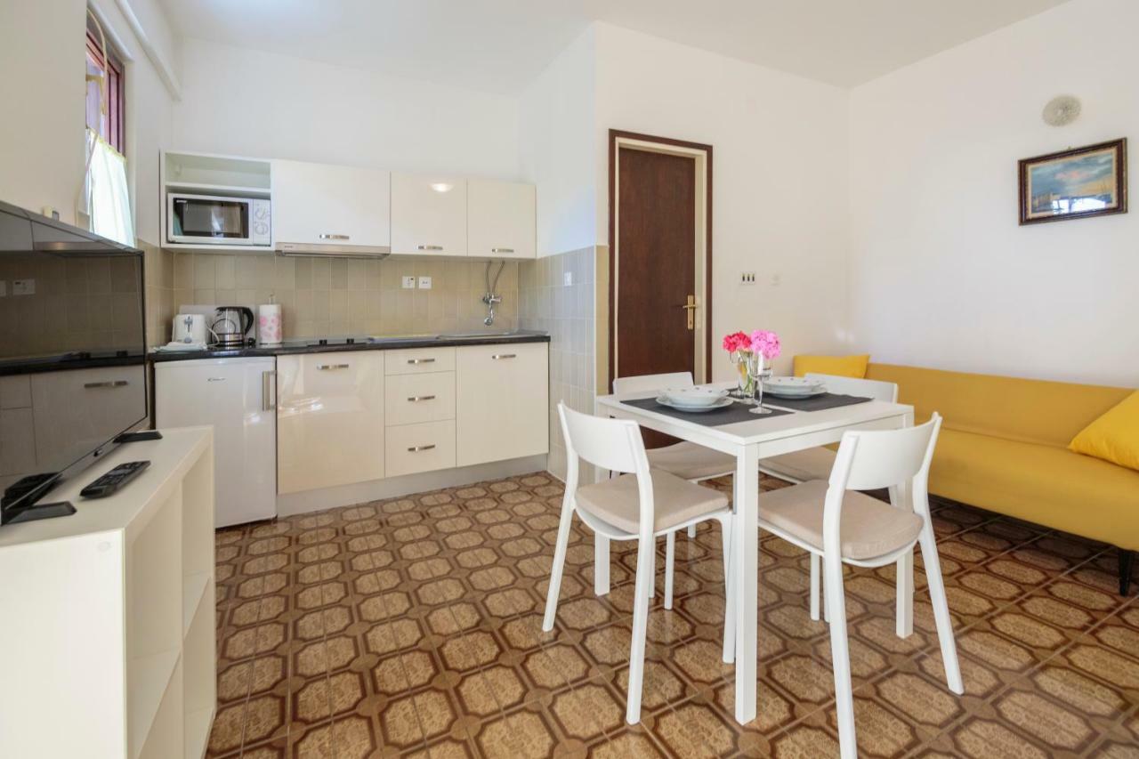 Apartmani Jordana Komiža Extérieur photo