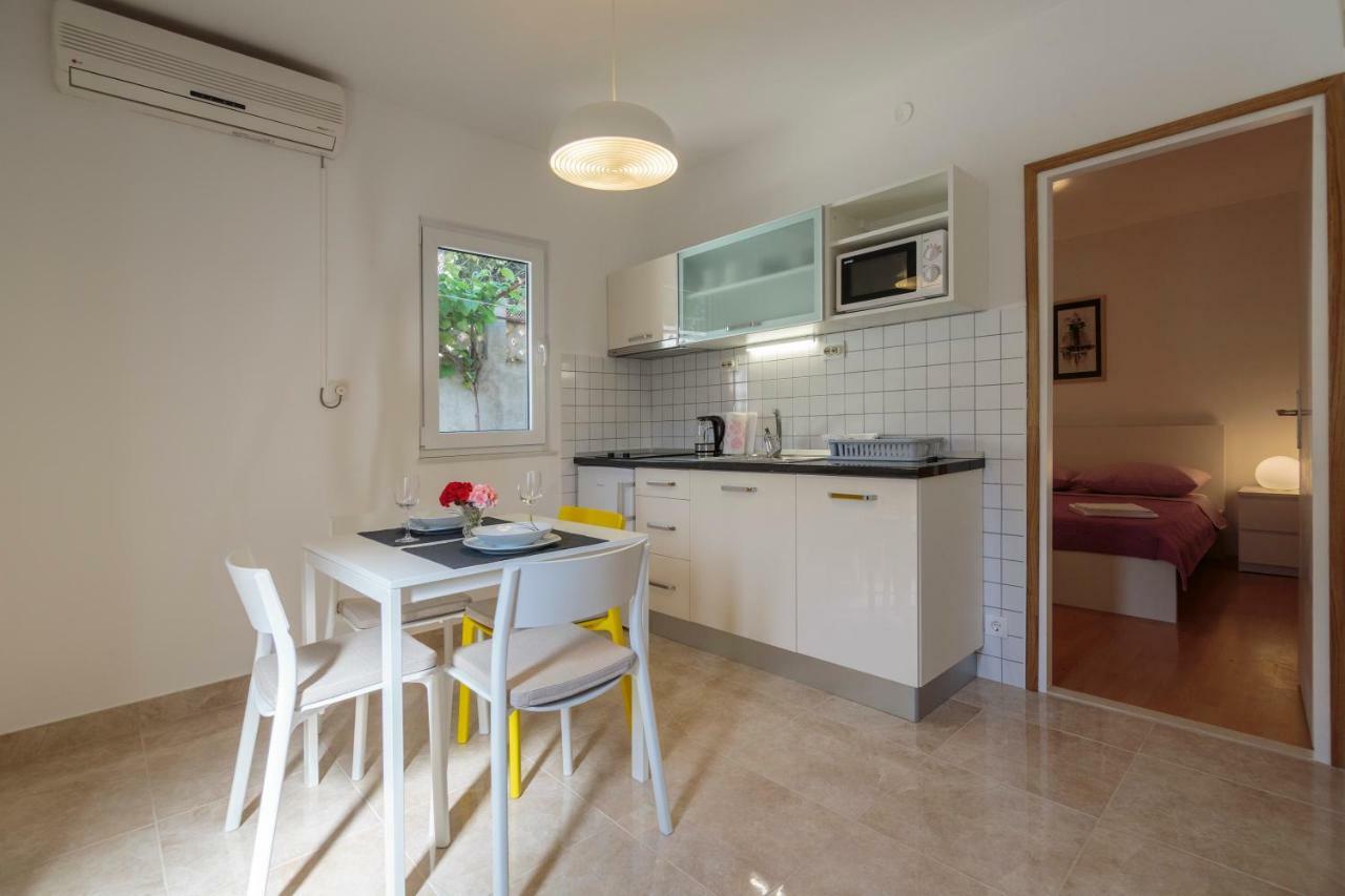 Apartmani Jordana Komiža Extérieur photo