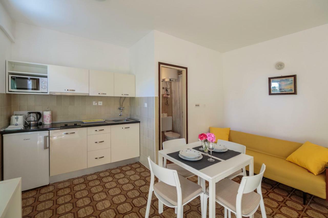Apartmani Jordana Komiža Extérieur photo